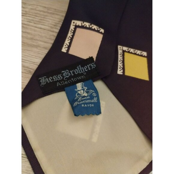 Vintage Beau Brummell Rayon Tie With Yellow & Beige Square Pattern - Picture 4 of 4